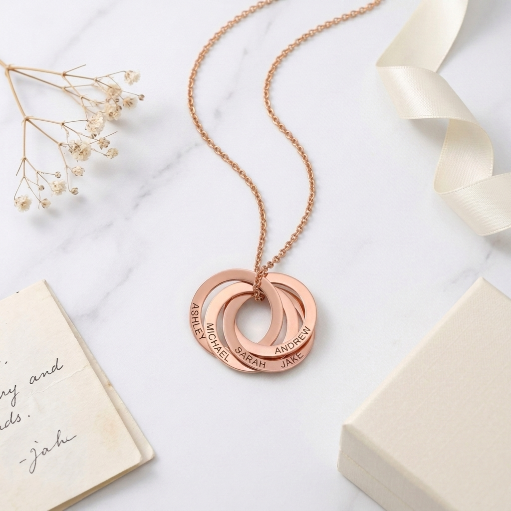 Collier Cercles Prénoms Entrelacés – Bijou Maman Personnalisé Jusqu’à 4 Noms