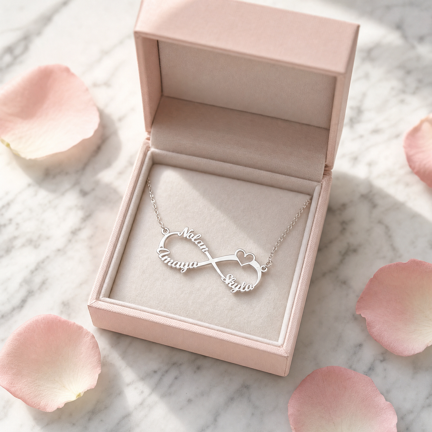 Collier Personnalisé Femme | Collier Infini avec Prénoms Gravés | Cadeau Émotionnel pour Maman 3